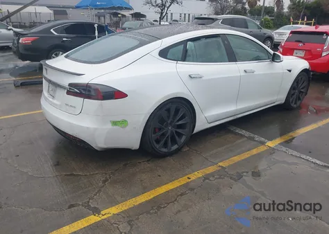 2019 Tesla Model S 100D/Long Range/P100D/Performance z USA, uszkodzony, nr VIN 5YJSA1E44KF349416